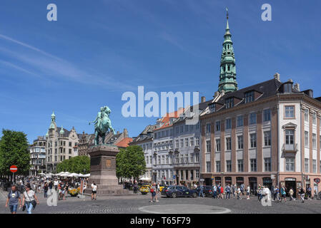 Die Reiterstatue des Absalon auf Hojbro Plads in Kopenhagen erinnert an die Stadt Gründer Bischof Absalom, Kopenhagen, Seeland, Dänemark 07/06/2018 Stockfoto