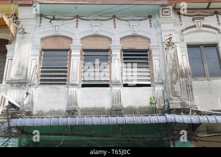 Alte Fassade des Hauses Stockfoto