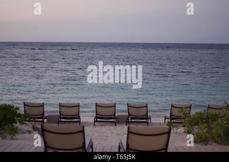 Liegen am Strand, Montego Bay, Jamaika Stockfoto