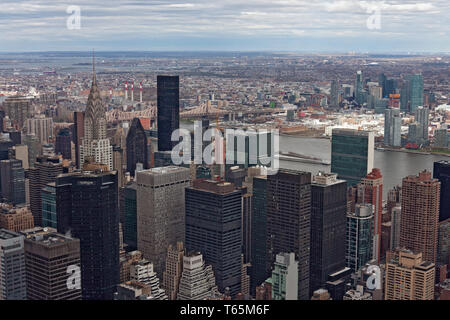 Blick auf Midtown Manhattan, New York City aus dem Empire State Building, USA Stockfoto