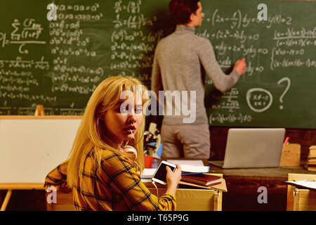 Erfolgreiche Tutoren haben spezifische Inhalte Kompetenz. Große Lehrer nicht nur ihre Sache, sondern Liebe die Freude mit den Studenten zu teilen Liebe. Stockfoto