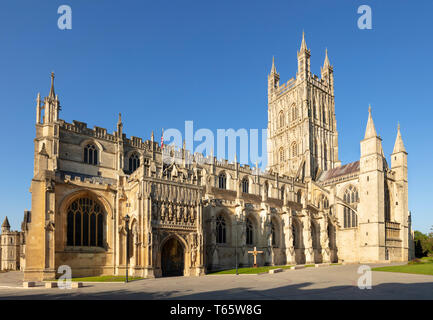 Gloucester Kathedrale oder Kathedrale Kirche St. Peter und das Heilige und unteilbare Trinity Gloucester Stadtzentrum Gloucestershire England GB Europa Stockfoto