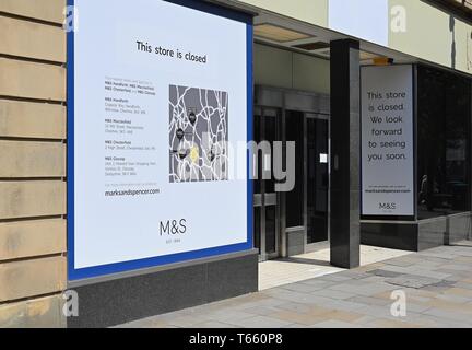 Ein Hinweis, dass die die M&S-Filiale in Buxton, Derbyshire geschlossen hat. Stockfoto