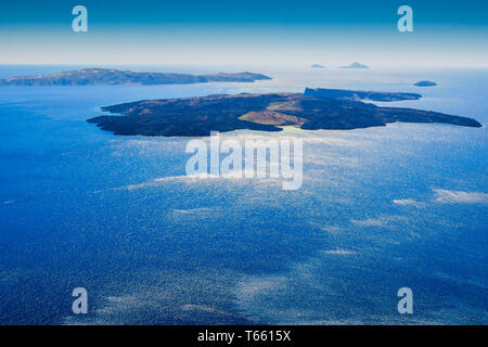 Luftaufnahme von einer Insel und das Meer. Stockfoto