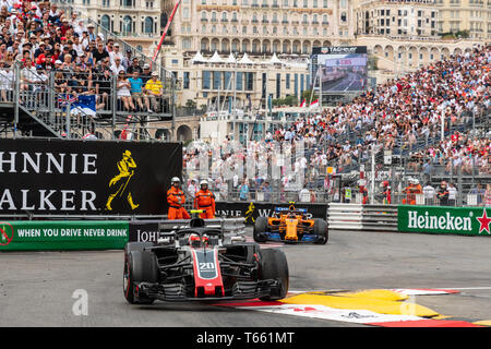 Monte Carlo / Monaco - 05/27/2018 - #2 Stoffel VANDOORNE (BEL, McLaren) und #20 Kevin Magnussen (DEN, HAAS) während der GP von Monaco Stockfoto