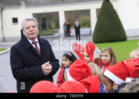 Übergabezeremonie der Weihnachtsbaum der Deutschen Präsident Joachim Gauck. Stockfoto