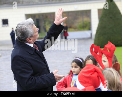 Übergabezeremonie der Weihnachtsbaum der Deutschen Präsident Joachim Gauck. Stockfoto