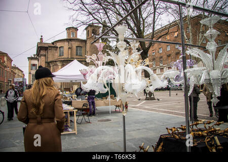 Modena, Italien. 26. März 2018. Jahrgang steht in einer herrlichen Stadt Italiens, in einer sehr berühmten antiken Objekten. Stockfoto