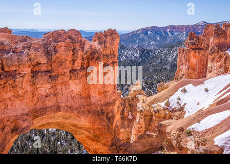 Die natürliche Brücke Felsformation. Bryce Canyon National Park, Utah, USA. Stockfoto