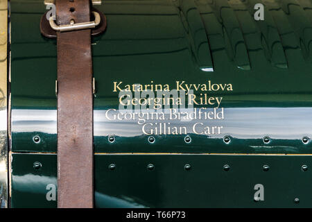 Detail der benannten Fahrer des Bentley Belles auf dem Bentley Speed Six am 77. Goodwood GRRC Mitgliederversammlung, Sussex, UK. Stockfoto