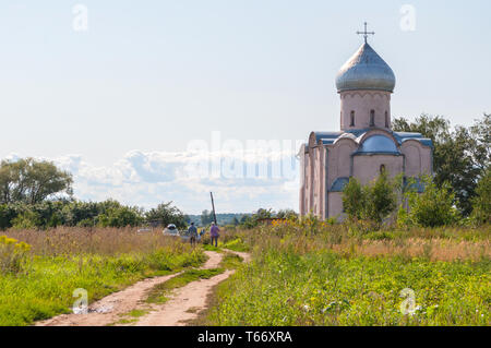 In Weliki Nowgorod, Russland - 17. August 2018. Erlöser Kirche auf nereditsa - einem mittelalterlichen orthodoxen Kirche im Jahre 1198 erbaut, eine der ältesten Kirchen in Russland Stockfoto