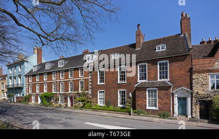 Reihe von Häusern in Priory Gate, Lincoln, gegenüber der Kathedrale von Lincoln Stockfoto