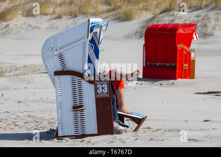 Nordsee Insel Juist, Ostfriesland, Strand mit Strandliegen, Niedersachsen, Deutschland, Stockfoto