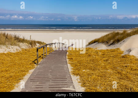 Nordsee Insel Juist, Ostfriesland, Holz- Promenade zum Strand, Niedersachsen, Deutschland, Stockfoto