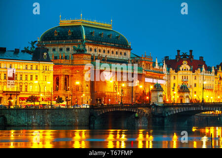 Das Nationaltheater (Narodni divadlo) in Prag Stockfoto