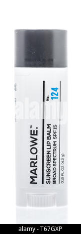 Winneconne, WI - 26. April 2019: ein Paket von Marlowe Sonnenschutz Lip Balm auf einem isolierten Hintergrund Stockfoto