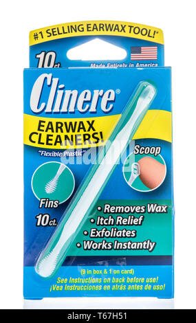 Winneconne, WI - 26. April 2019: ein Paket von Clinere Ohrenschmalz Reiniger auf einem isolierten Hintergrund Stockfoto