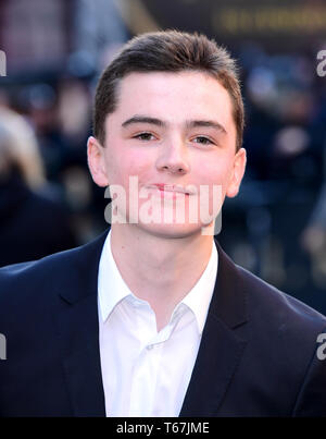 Harry Gilby an der UK Premiere von Tolkien im Curzon Mayfair, London