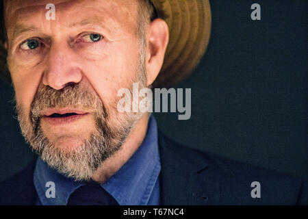 Climateology Forscher und Adjunct Professor an der Columbia University James Hansen fordert junge Menschen auf den Klimawandel zu handeln. Er versagt, Politiker und verantwortlichen Handeln. Hier spricht er in einem Seminar, das von der Jugend für die Ziele der nachhaltigen Entwicklung an der Columbia University statt. Stockfoto