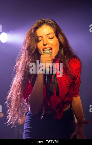 BARCELONA - 10. Mai: Solea Morente (flamenco Sänger) führt im Konzert an Apolo Stufe am 10. Mai 2018 in Barcelona, Spanien. Stockfoto