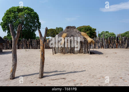 Traditionelle afrikanische Dorf mit Häusern Stockfoto