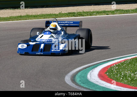 Imola, 27. April 2019: Historische 1976 F1 Tyrrell P34 ex Ronnie Peterson von Pierluigi Martini in Aktion Gefahren bei Minardi historischer Tag 2019 in Imola Stockfoto