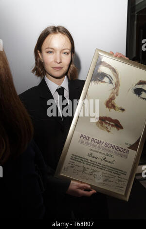 Paris, Frankreich. 29 Apr, 2019. Schauspielerin Diane Rouxel gewinnt der 37 Romy Schneider Award, im Hotel Lancaster am 29. April 2019 in Paris, Frankreich. Stockfoto