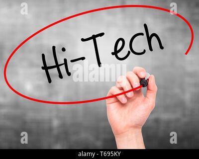 Hand Hi-Tech schreiben mit schwarzem Marker auf visuelle Bildschirm. Stockfoto