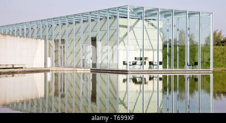 Ausstellung Cubus der Langen Foundation, Neuss, Niederrhein, Nordrhein-Westfalen, Deutschland Stockfoto