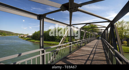 Dortmund Ems Kanal mit historischen Brücke Bevergerner Steg, Hoerstel, Nordrhein-Westfalen, Deutschland Stockfoto