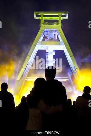 Lasershow an der Grube frame von: Deutsches Bergbau-Museum am Extraschicht, Bochum, Deutschland Stockfoto