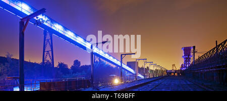 Beleuchtete Kokerei Hansa in der Nacht, Dortmund, Ruhrgebiet, Deutschland Stockfoto