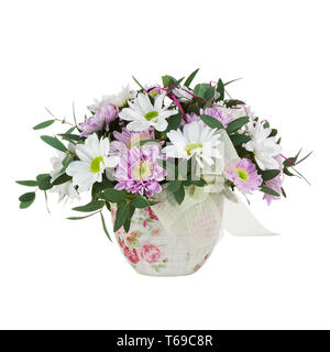 Blumenstrauß aus Gerbera Blumen in der Vase isoliert auf weißem Hintergrund. Stockfoto