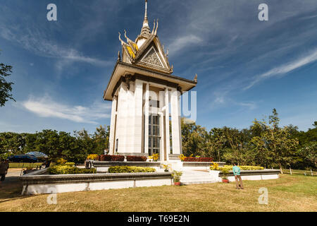 Ein Monument, das sich in Phnom Penh an die Opfer der Roten Khmer an einem Massengrab website Kambodscha. Stockfoto