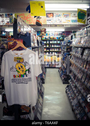 Der Innenraum des renommierten retro Video Gaming Store Super Potato Retro-kan, in der Akihabara Electric Town district, Tokio, Japan. Stockfoto