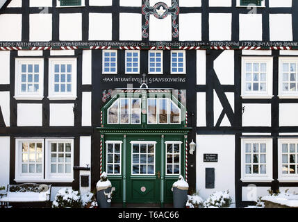 Fachwerkhaus in Saalhausen, Deutschland, Nordrhein-Westfalen, Sauerland, Lennestadt Stockfoto