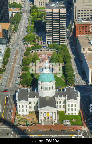 Der Innenstadt von St. Louis, MO mit dem alten Gerichtsgebäude Stockfoto