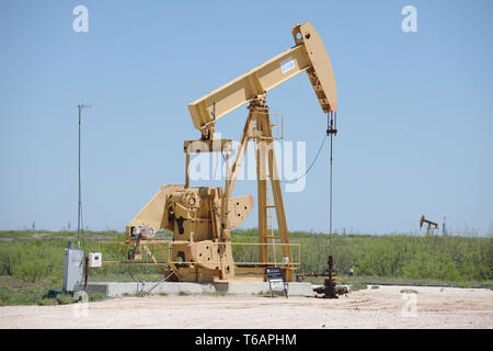 Pumpeneinheit in Midland County, West Texas. Stockfoto