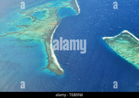 Luftaufnahme von einem schönen Türkis Coral Reef, einem beliebten Nacht oder Liegeplatz Ort für Rotes Meer tauchen in der Nähe von El Gouna und Hurghada in Ägypten. Stockfoto