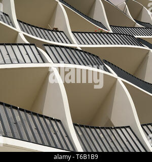 Fassade eines Wohnhauses im Zentrum von Magdeburg. Stockfoto