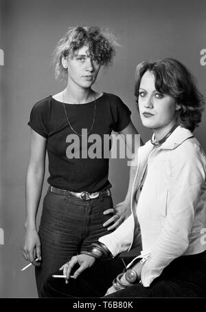 Hester Albach und Wanda Werner (L/R) in Amsterdam, Niederlande ca 1972 (Foto Gijsbert Hanekroot) Stockfoto