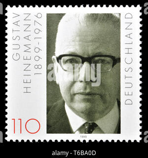 Deutsche Briefmarke (1999): Gustav Heinemann (1899-1976) Politiker. Präsident der Bundesrepublik Deutschland von 1969 bis 1974 Stockfoto