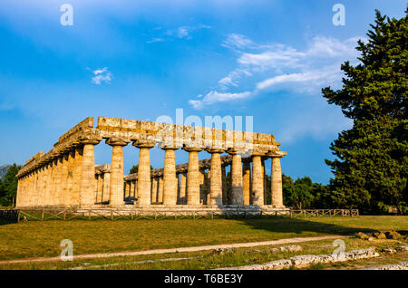 Archäologische Ausgrabungen von Paestum, Tempel des Neptun Stockfoto