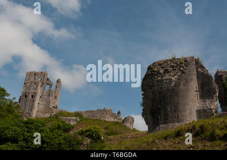 Blick auf die Ruinen des Corfe Castle, Chippenham, Wiltshire, England, Großbritannien Stockfoto