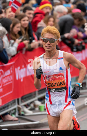 Yohei Suzuki von Japan Racing bei der Virgin Money London Marathon 2019, Großbritannien Stockfoto