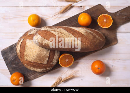 Neues Konzept für nachhaltige und nahrhaftes Brot von der italienischen Abteilung Forschung, mit Zitrusfrüchten Faser aus Verarbeitung von Apfelsinen Abfällen gewonnen wird, Stockfoto