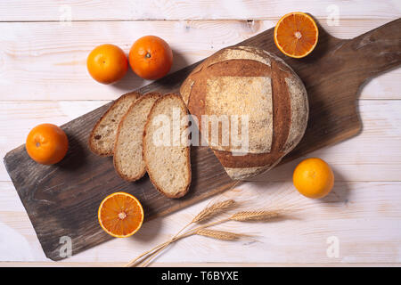 Neues Konzept für nachhaltige und nahrhaftes Brot von der italienischen Abteilung Forschung, mit Zitrusfrüchten Faser aus Verarbeitung von Apfelsinen Abfällen gewonnen wird, Stockfoto