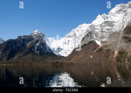Berühmten See Königssee in Bayern, Deutschland im Frühjahr Stockfoto