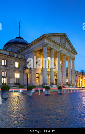 Kurhaus in der Morgendämmerung, Wiesbaden, Hessen, Deutschland Stockfoto