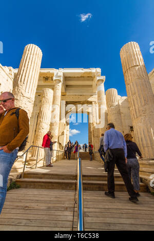 Athen, Griechenland - Akropolis Propylea und Tor Beule auf der Akropolis am 25. Oktober 2018 in Griechenland. Stockfoto